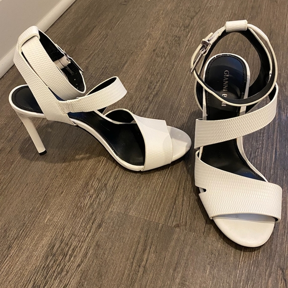 White Gianni Bini Heels size 7.5 - Picture 2 of 4